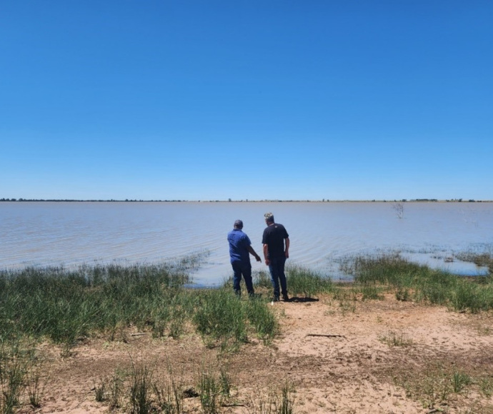 Wati Wati and Wamba Wamba Nation representatives at the edge of Poon Boon Lakes