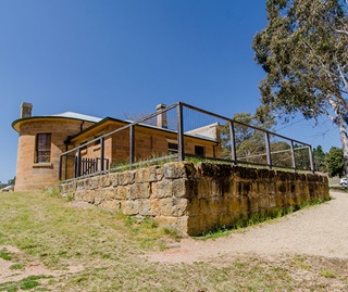 Exterior Hartley Courthouse, Hartley Historic Site